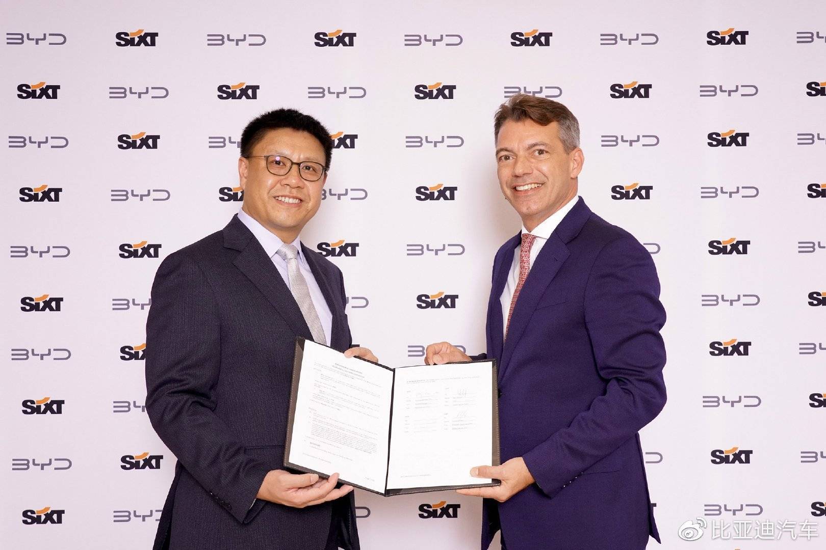 10月7日，比亚迪宣布与汽车租赁公司SIXT签署合作协议，SIXT将在未来6年内向比亚迪采购至少10万台新能源车